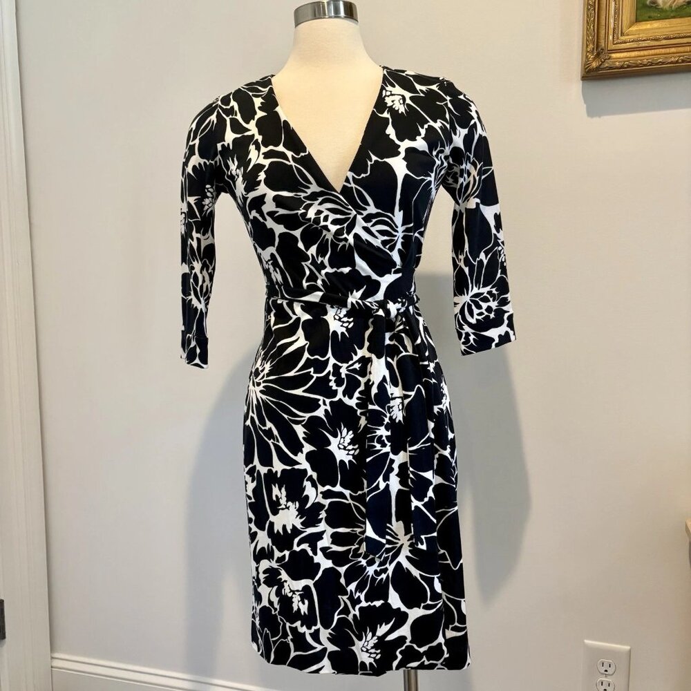 Diane Von Furstenberg New Julian Two Silk Wrap Dress Size 4 Floral Black White